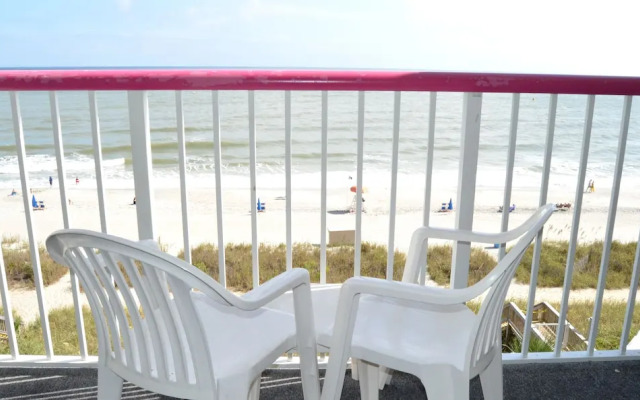 Crown Reef Resort