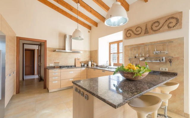 Rafal Pai in Art With 6 Bedrooms and 6 Bathrooms