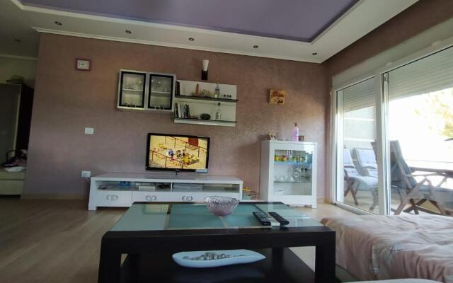 Mia's Sea View Apartment