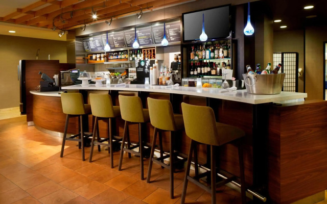 Courtyard by Marriott Edison Woodbridge