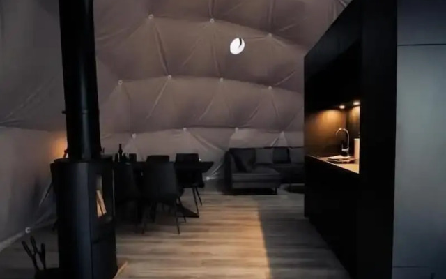 Golden Circle Domes - Lake View