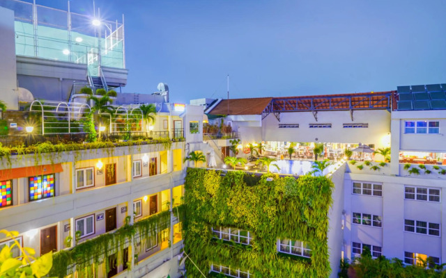 Rex Hotel