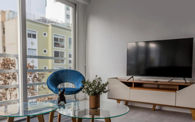 Monochromatic 2BR in Miraflores