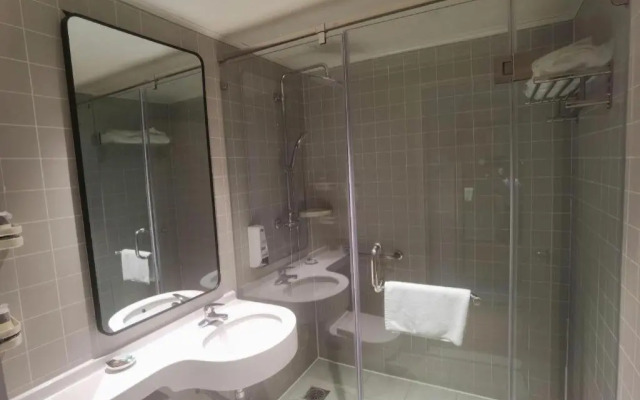Zhangjiagang Suning Auraya Hotel