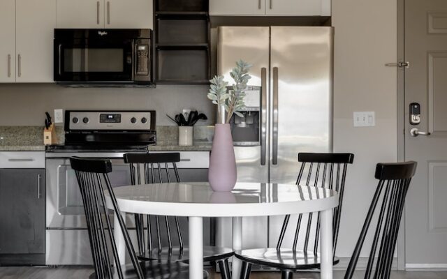 1-Bdrm Getaway in Marina Del Rey (1310)