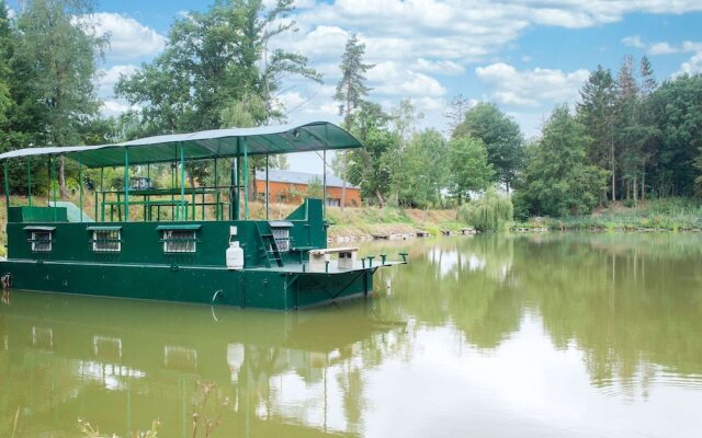 Comfy Houseboat in Florennes Next to the Forest