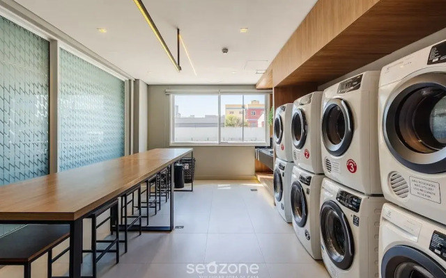 Studio in Building With Pool Con1206