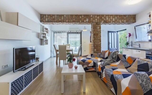 Nice Apartment in Pula With Wifi and 1 Bedrooms