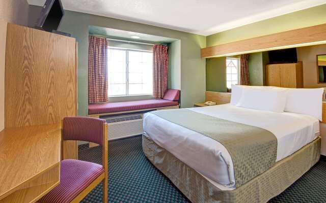 Microtel Inn & Suites by Wyndham Albuquerque West