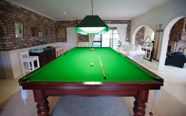 Batemans Bay Manor - Bed and Breakfast