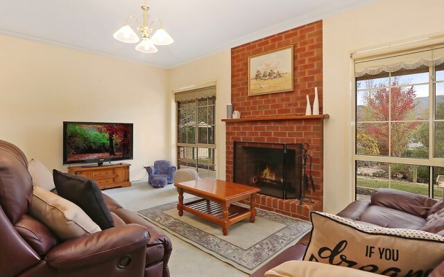 Alpine Mist - Spacious 5 bedroom home