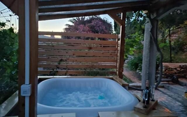 Studio Dar-Sunce with jacuzzi