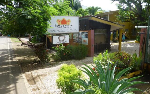 Lauras House