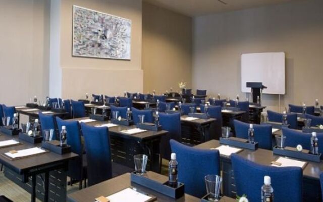 Dua Sentral Kuala Lumpur, Roam