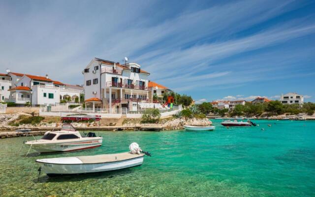 Apartments Villa Zrinka
