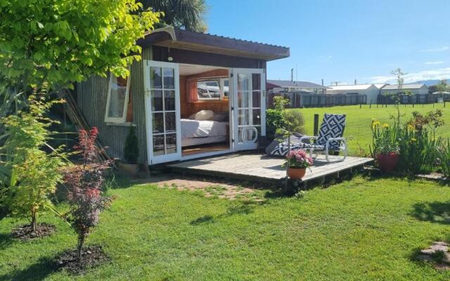 Delightful 1 bedroom tiny house, with retro Poptop