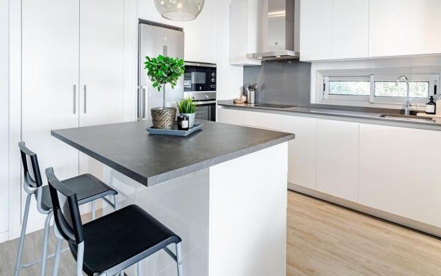 LM1.BA- Spacious apartment with bbq facilities