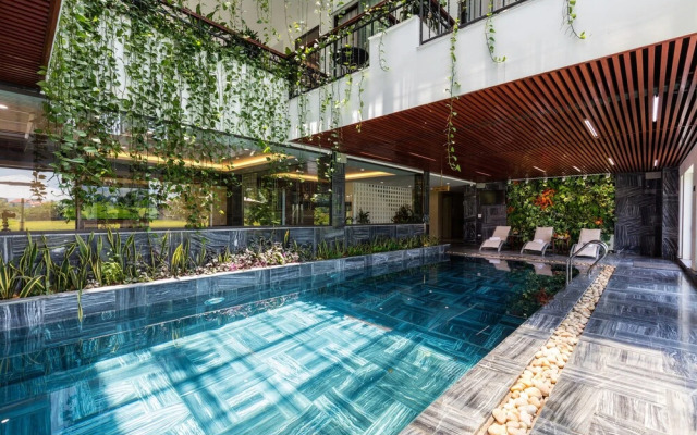 Liberty Hall Tam Coc Hotel & Villa