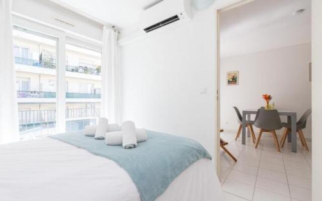 Comfortable 1 Bdr Downtown - AC & Parking