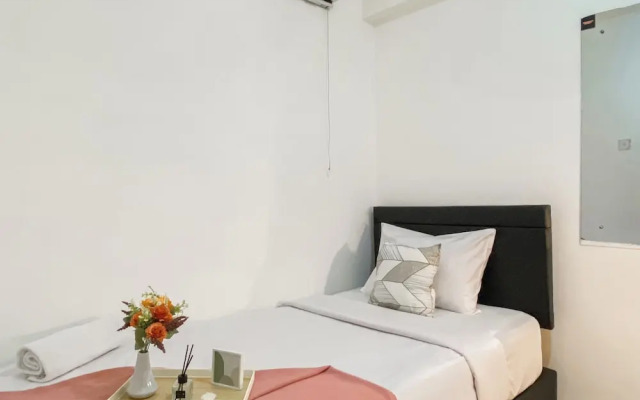 Warm And Homey 2Br At Bassura City Apartment