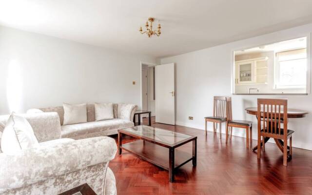 Spacious Holborn Apartment Close to Tube