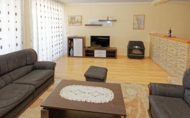 Apartments Ajla