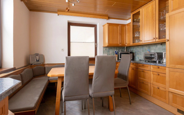 Beautiful apartment in Salzburg with garden