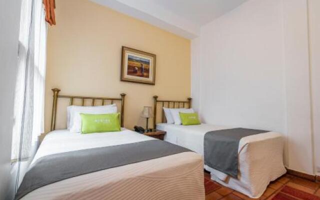 Hostal El Patio B&B