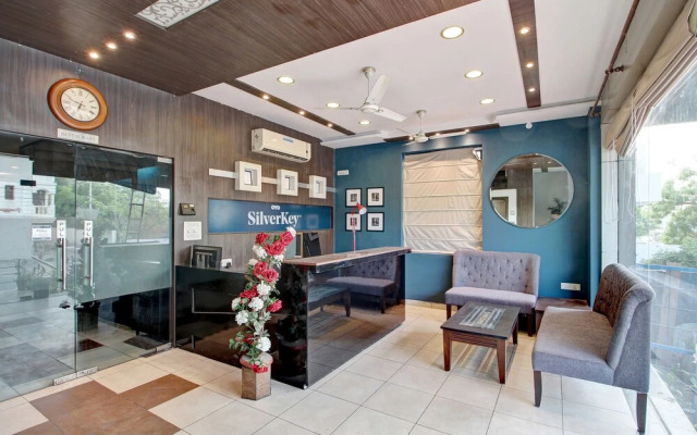 SilverKey Executive Stays 42924 The Bellefin