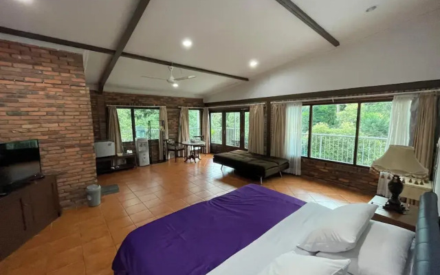 The Pinewood Lodge & Organic Farm