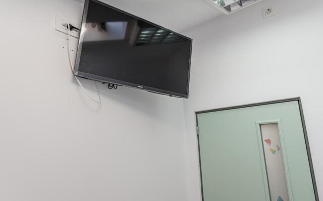 Hostel Ghimbav Airport