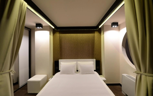 Hotel Hedonic