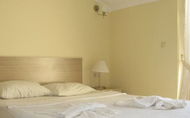 Villa SL18 by JoyLettings