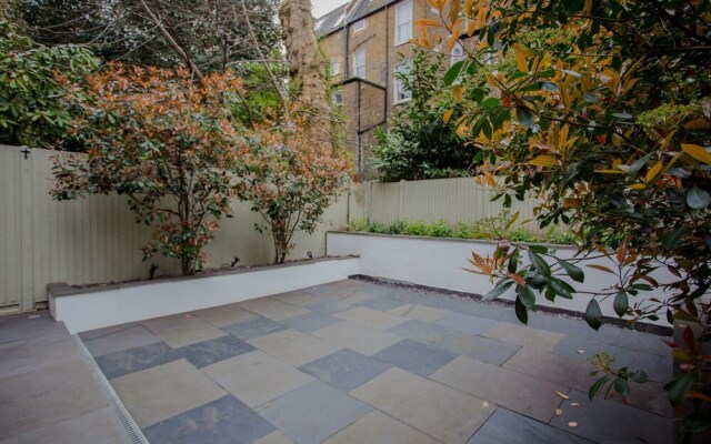 Garden Flat In Shepherds Bush