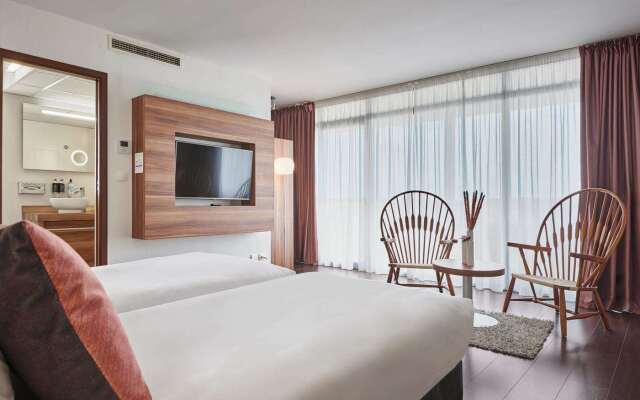 Gatsby Hotel & Restaurant by Happyculture