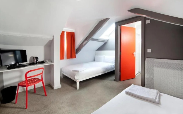 Sleeperdorm - Hostel