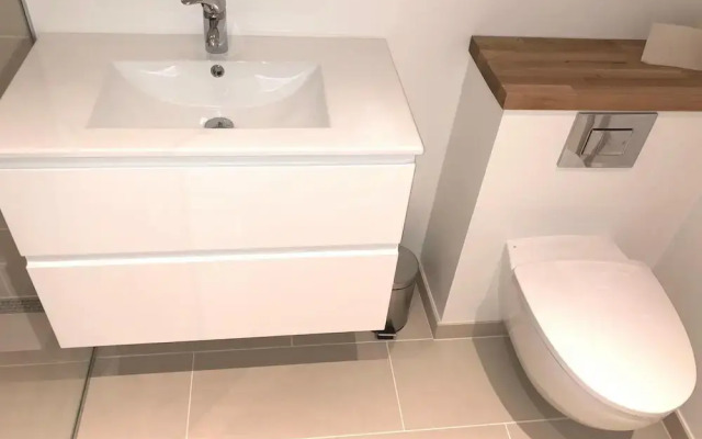 Spacious 1-bed in Frederiksberg w Balcony