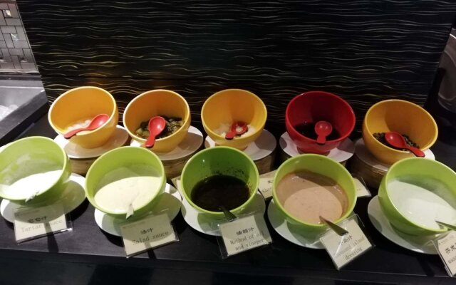 La Perle International Hotel - Free shuttle between hotel and Exhibition Center during Canton Fair & Exhibitor registration Counter