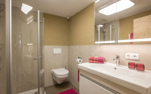 Wooden Apartment With Mountain View