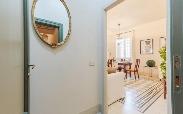Casa Uccia in Lucca With 1 Bedrooms and 1 Bathrooms