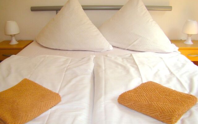 BNB near Brandenburg Gate