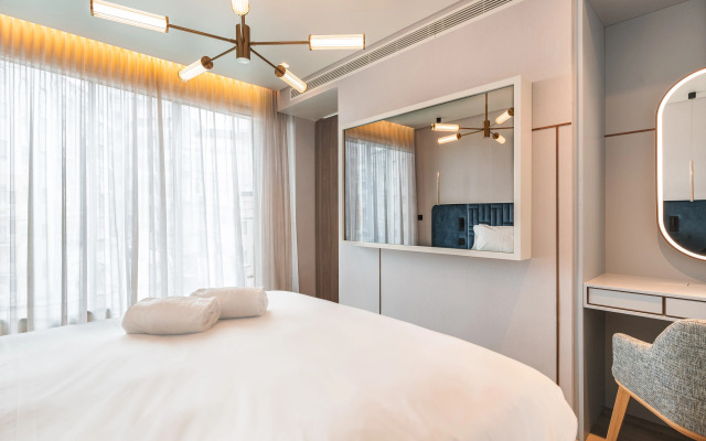Luster Hotel