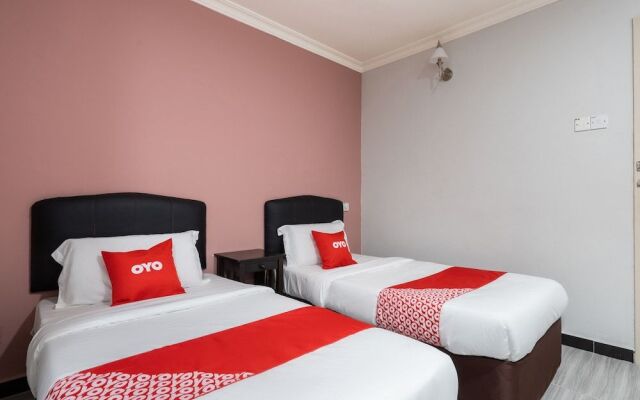 Oyo 89844 Green Villa Hotel