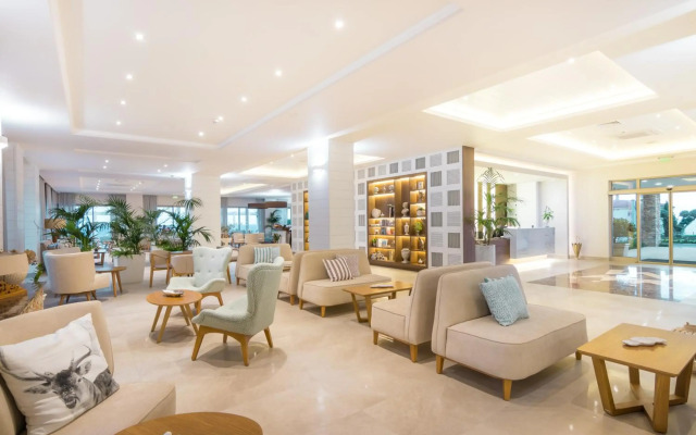 King Maron Wellness Beach Hotel
