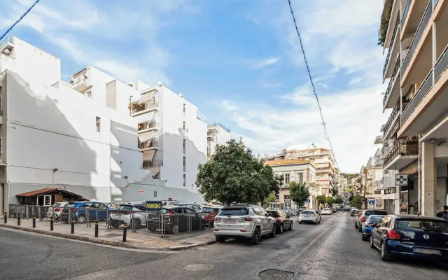 limehome Piraeus Olive