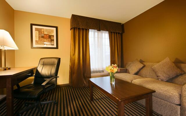 Best Western Plus Prairie Inn