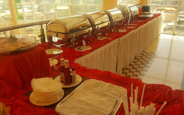 Panorama Sarovar Portico