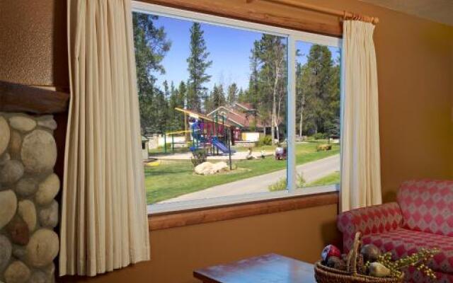 Patricia Lake Bungalows
