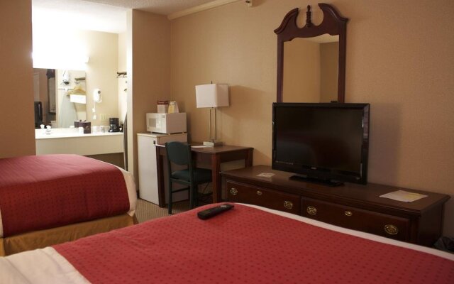 The Plaza Hotel & Suites