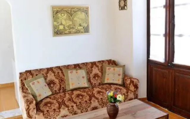 Meandros Suite in Old Town